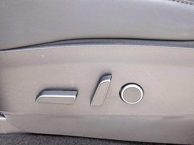 2022 White Tesla Model Y Performance AWD SUV