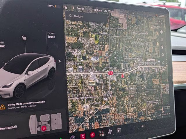 2022 White Tesla Model Y Performance AWD SUV
