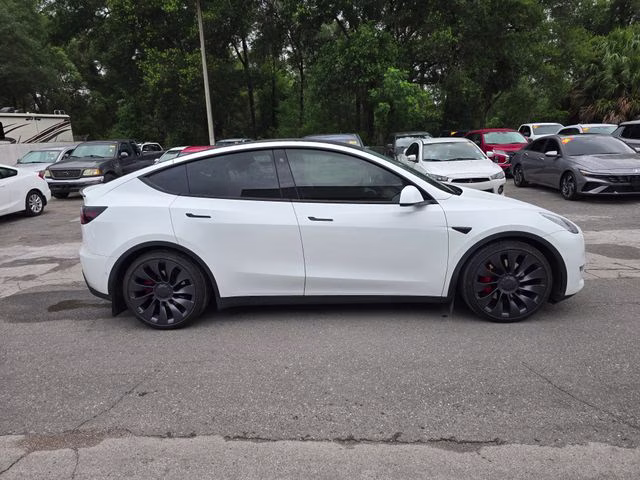 2022 White Tesla Model Y Performance AWD SUV