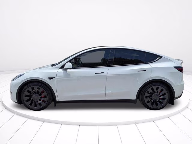 2022 White Tesla Model Y Performance AWD SUV