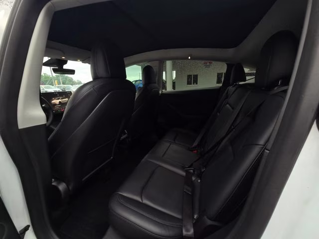 2022 White Tesla Model Y Performance AWD SUV