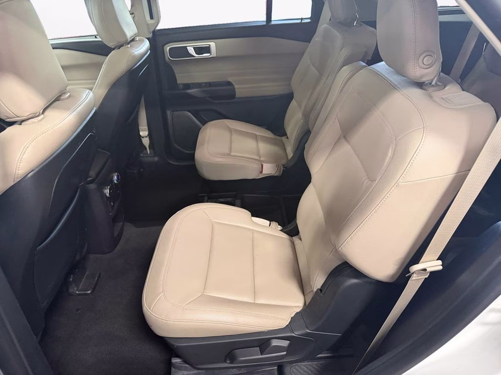 2020 White Metallic Ford Explorer XLT 4X4 SUV