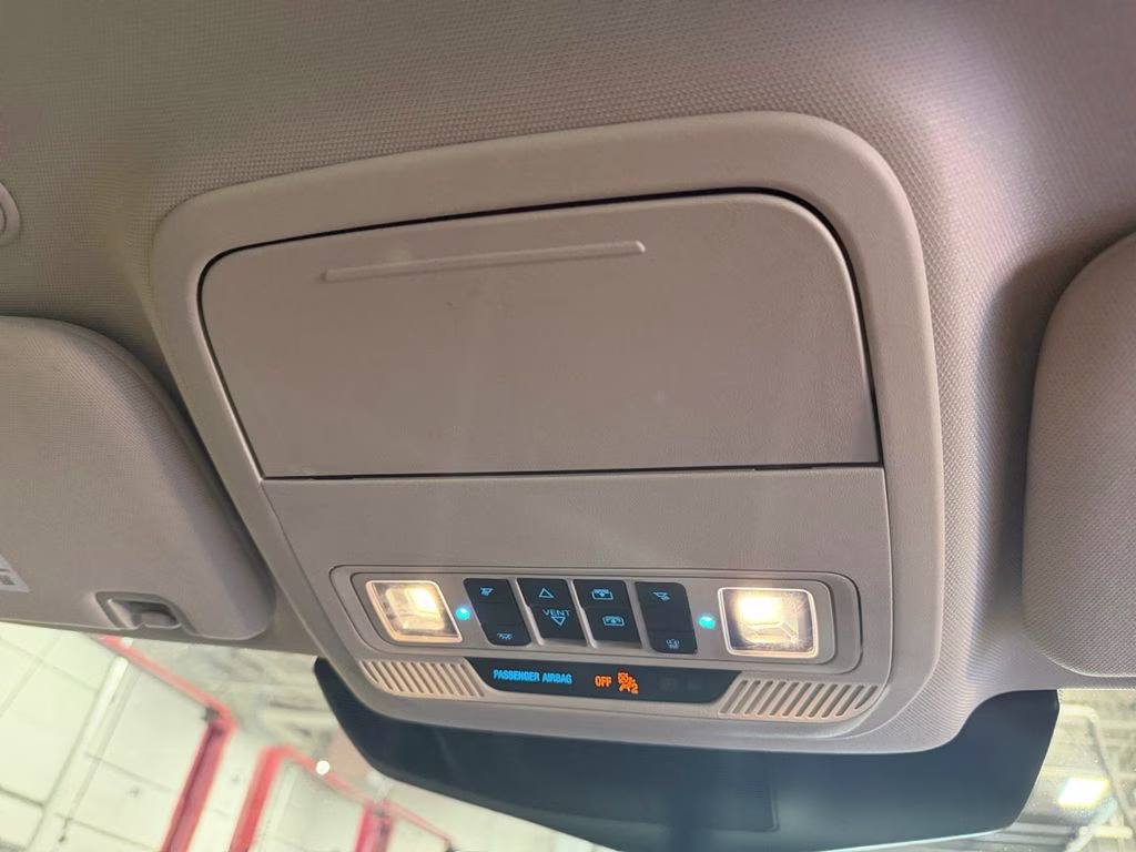 2020 White Metallic Ford Explorer XLT 4X4 SUV
