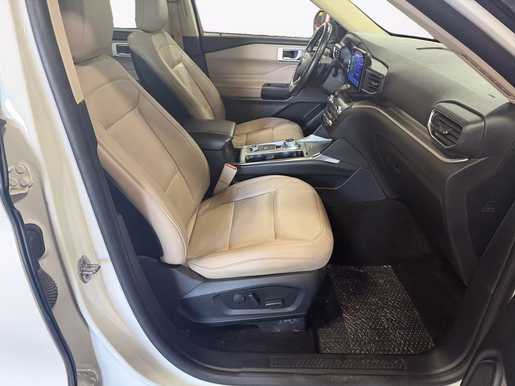 2020 White Metallic Ford Explorer XLT 4X4 SUV