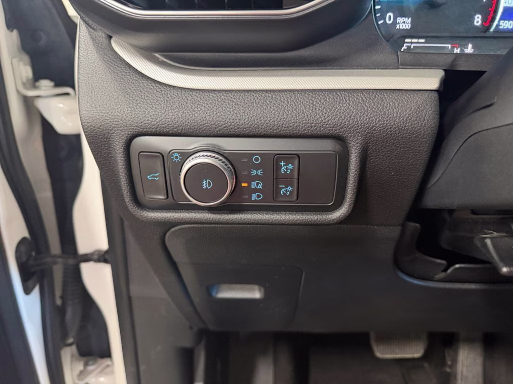 2020 White Metallic Ford Explorer XLT 4X4 SUV