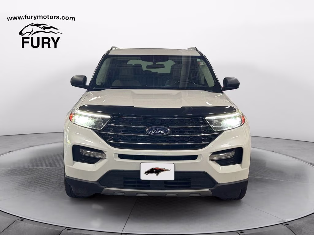 2020 White Metallic Ford Explorer XLT 4X4 SUV
