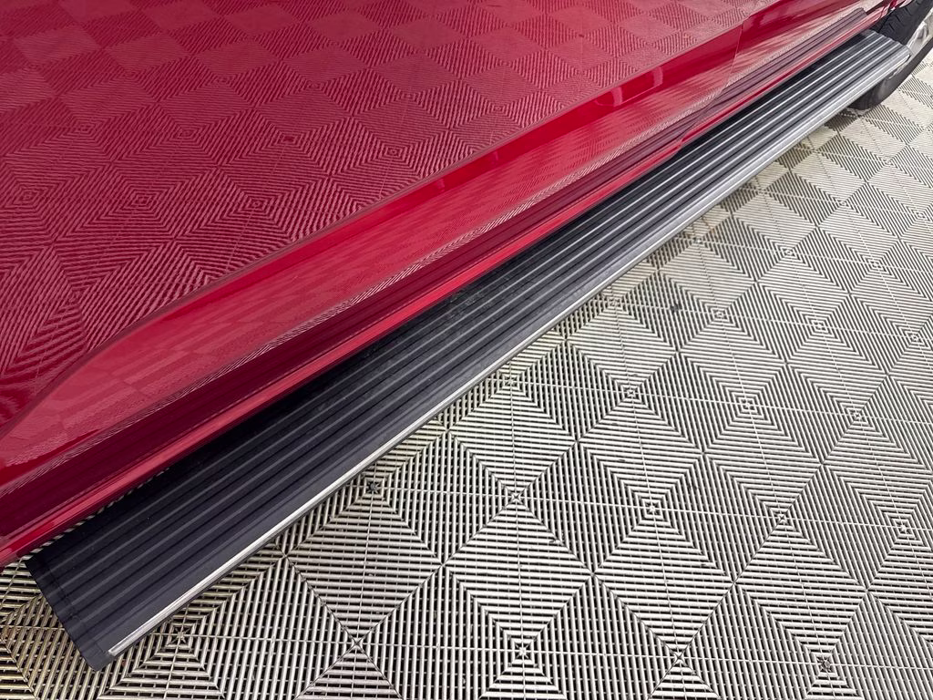 2022 Rapid Red Metallic Tinted Clearcoat Ford F-150 Platinum 4X4 Truck