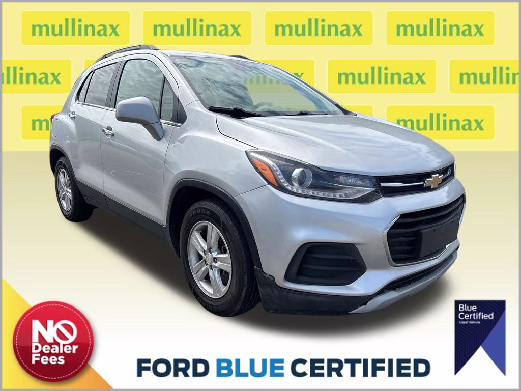 2019 Silver Ice Metallic Chevrolet Trax LT FWD SUV