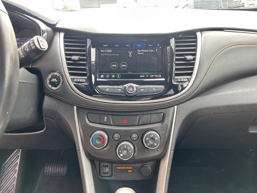 2019 Silver Ice Metallic Chevrolet Trax LT FWD SUV