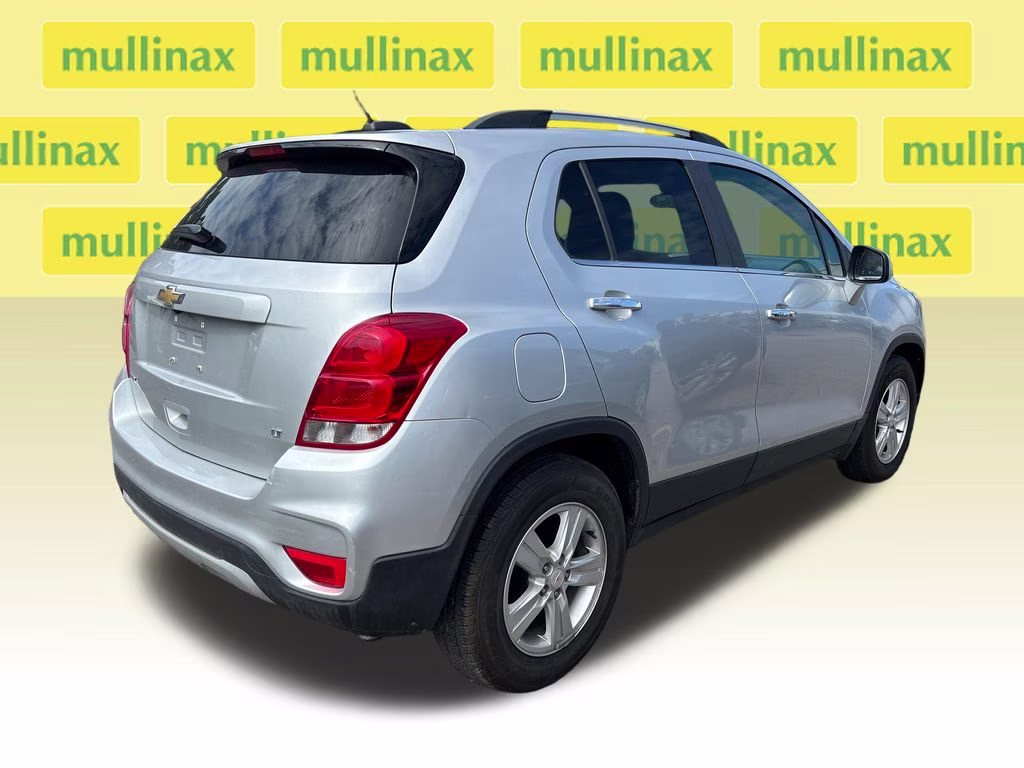 2019 Silver Ice Metallic Chevrolet Trax LT FWD SUV