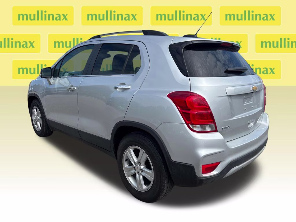 2019 Silver Ice Metallic Chevrolet Trax LT FWD SUV