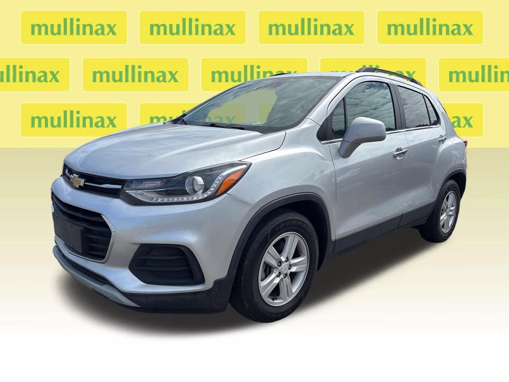 2019 Silver Ice Metallic Chevrolet Trax LT FWD SUV