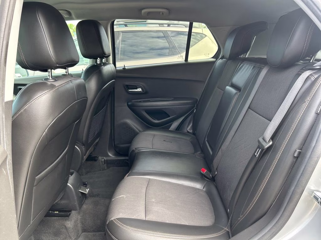 2019 Silver Ice Metallic Chevrolet Trax LT FWD SUV