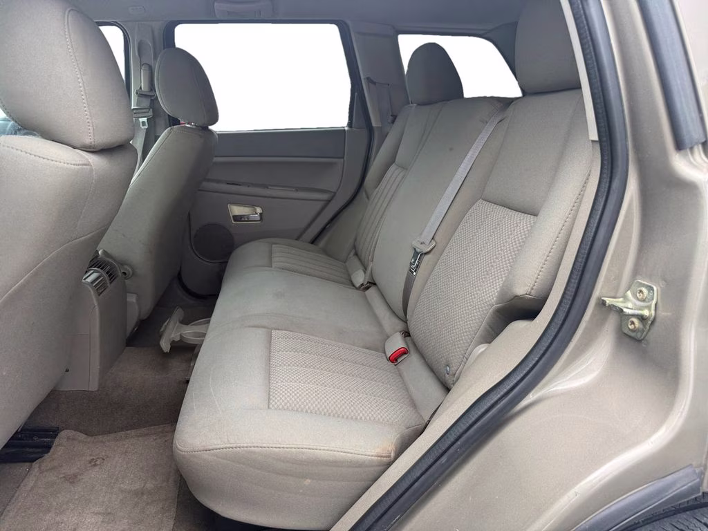 2006 Light Khaki Metallic Jeep Grand Cherokee Laredo RWD SUV