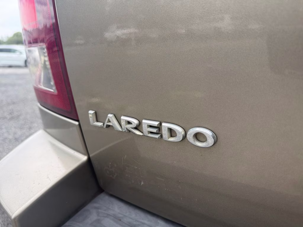 2006 Light Khaki Metallic Jeep Grand Cherokee Laredo RWD SUV