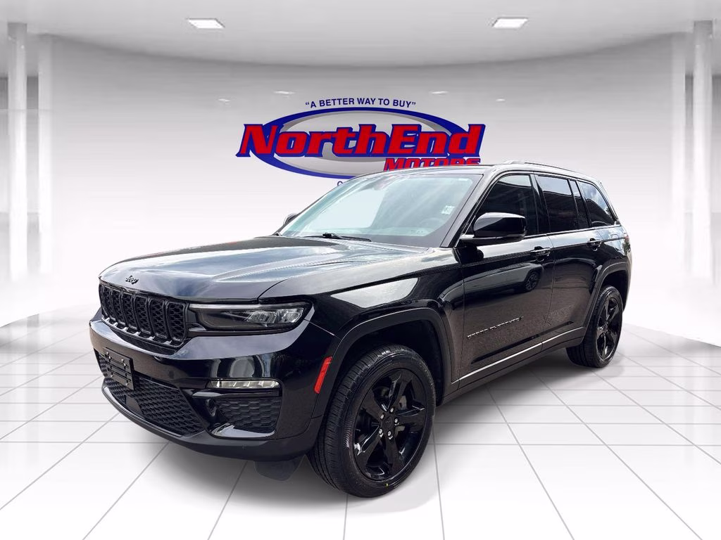 2023 Diamond Black Crystal Pearlcoat Jeep Grand Cherokee Limited 4X4 SUV