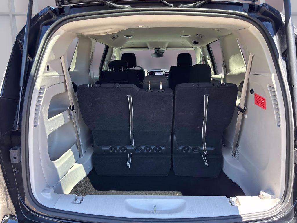 2024 Diamond Black Crystal Pearlcoat Chrysler Voyager LX FWD Van
