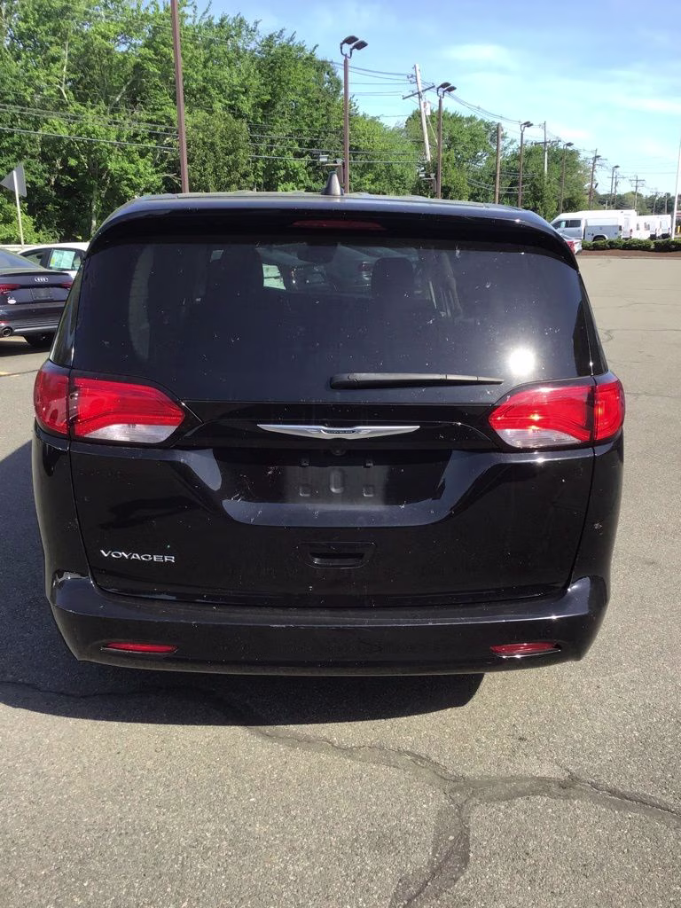 2024 Diamond Black Crystal Pearlcoat Chrysler Voyager LX FWD Van