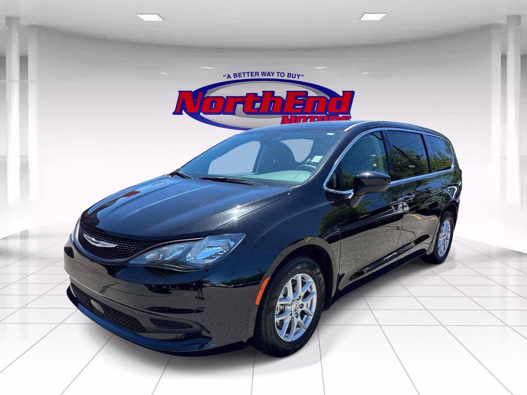 2024 Diamond Black Crystal Pearlcoat Chrysler Voyager LX FWD Van