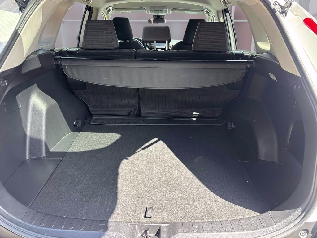2021 Super White Toyota RAV4 LE AWD SUV