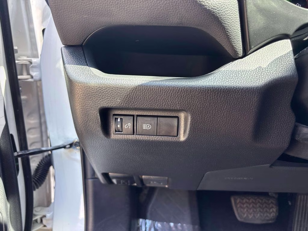 2021 Super White Toyota RAV4 LE AWD SUV