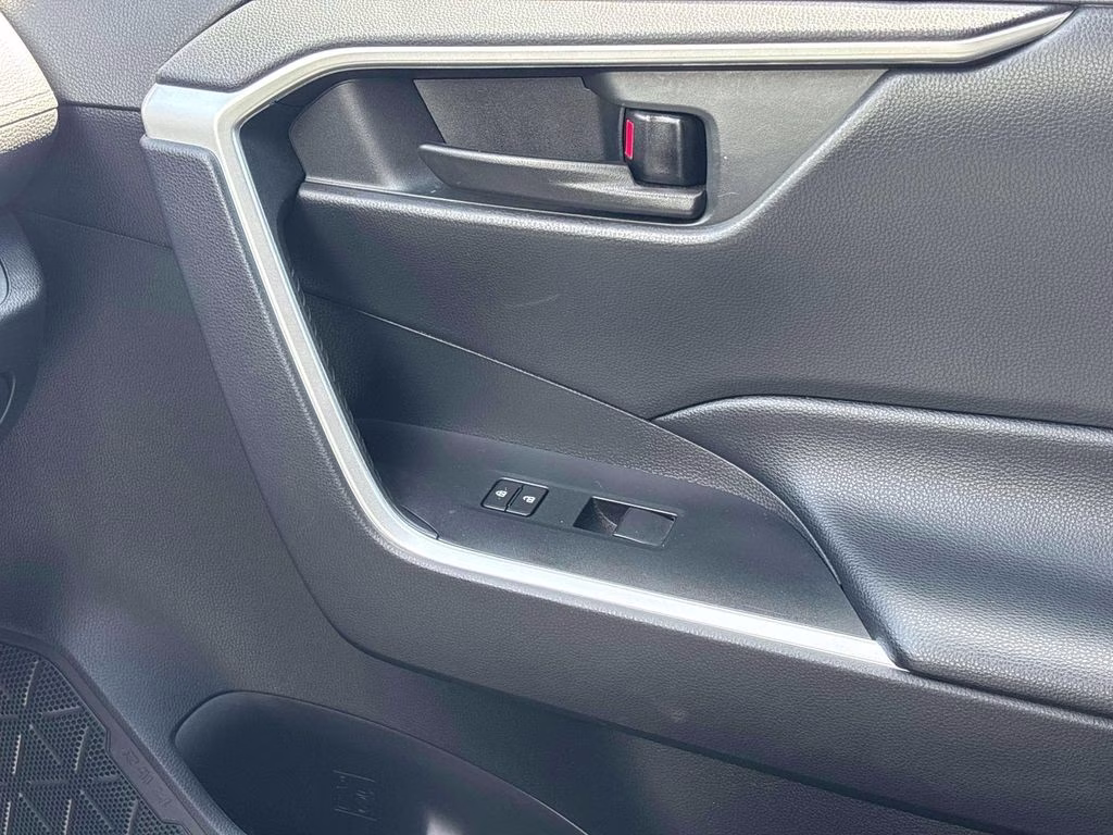 2021 Super White Toyota RAV4 LE AWD SUV