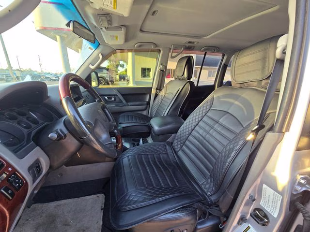 2006 Soprano Silver Metallic Mitsubishi Montero Limited 4X4 SUV