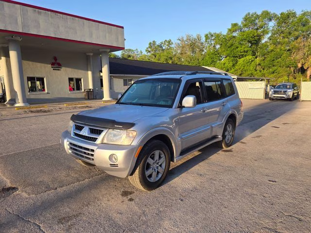 2006 Soprano Silver Metallic Mitsubishi Montero Limited 4X4 SUV