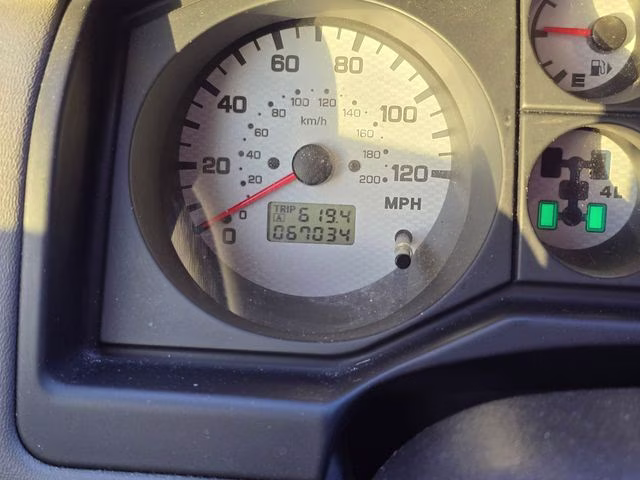2006 Soprano Silver Metallic Mitsubishi Montero Limited 4X4 SUV