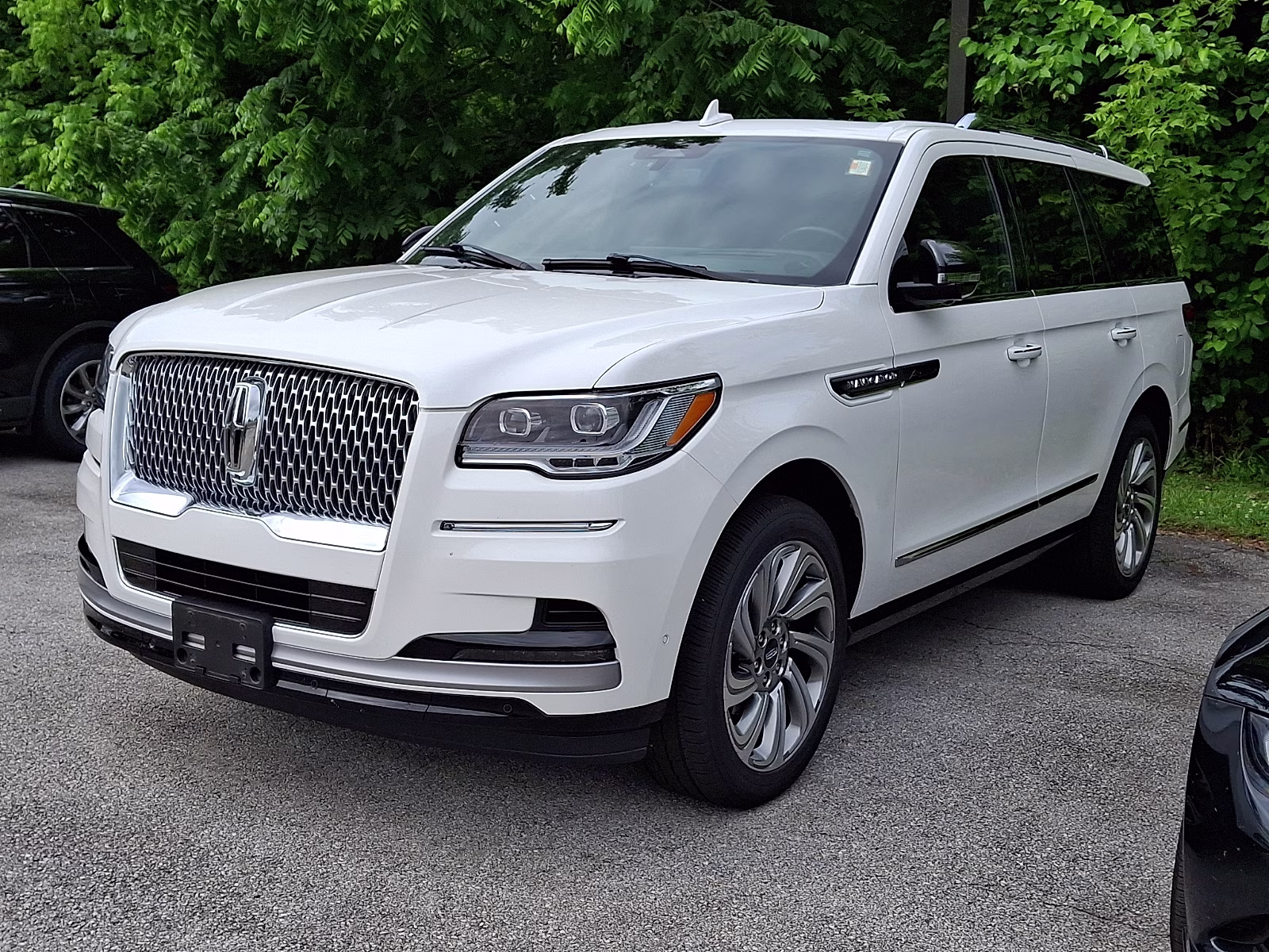 2023 Pristine White Metallic Tri-Coat Lincoln Navigator Reserve 4X4