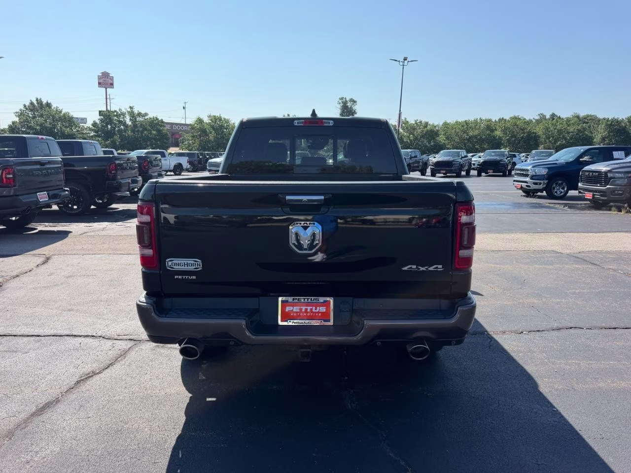 2020 Diamond Black Crystal Pearlcoat Ram 1500 Limited 4X4 Truck