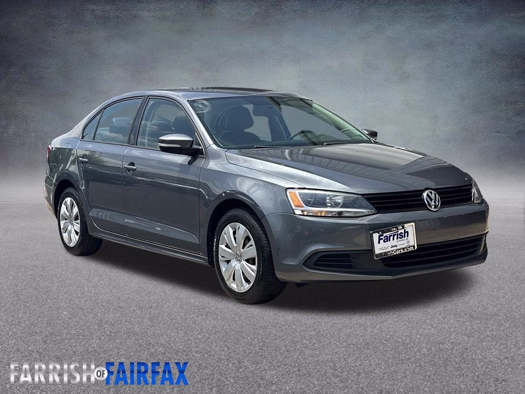 2014 Platinum Gray Metallic Volkswagen Jetta 1.8T SE FWD Sedan
