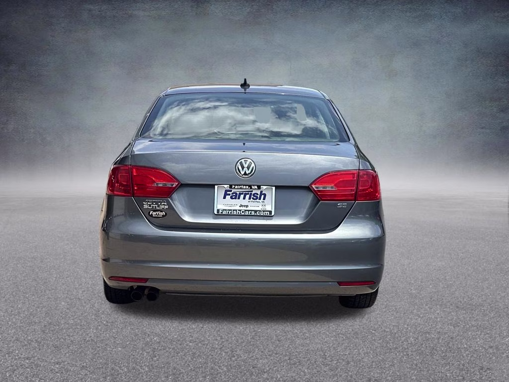 2014 Platinum Gray Metallic Volkswagen Jetta 1.8T SE FWD Sedan