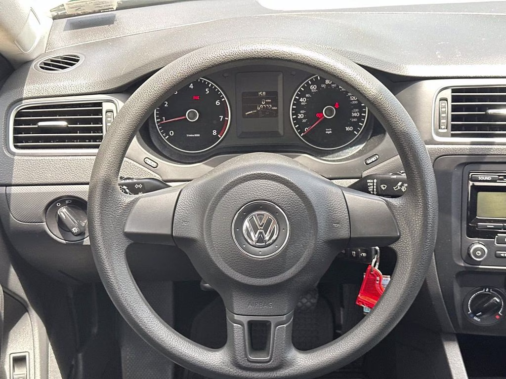 2014 Platinum Gray Metallic Volkswagen Jetta 1.8T SE FWD Sedan