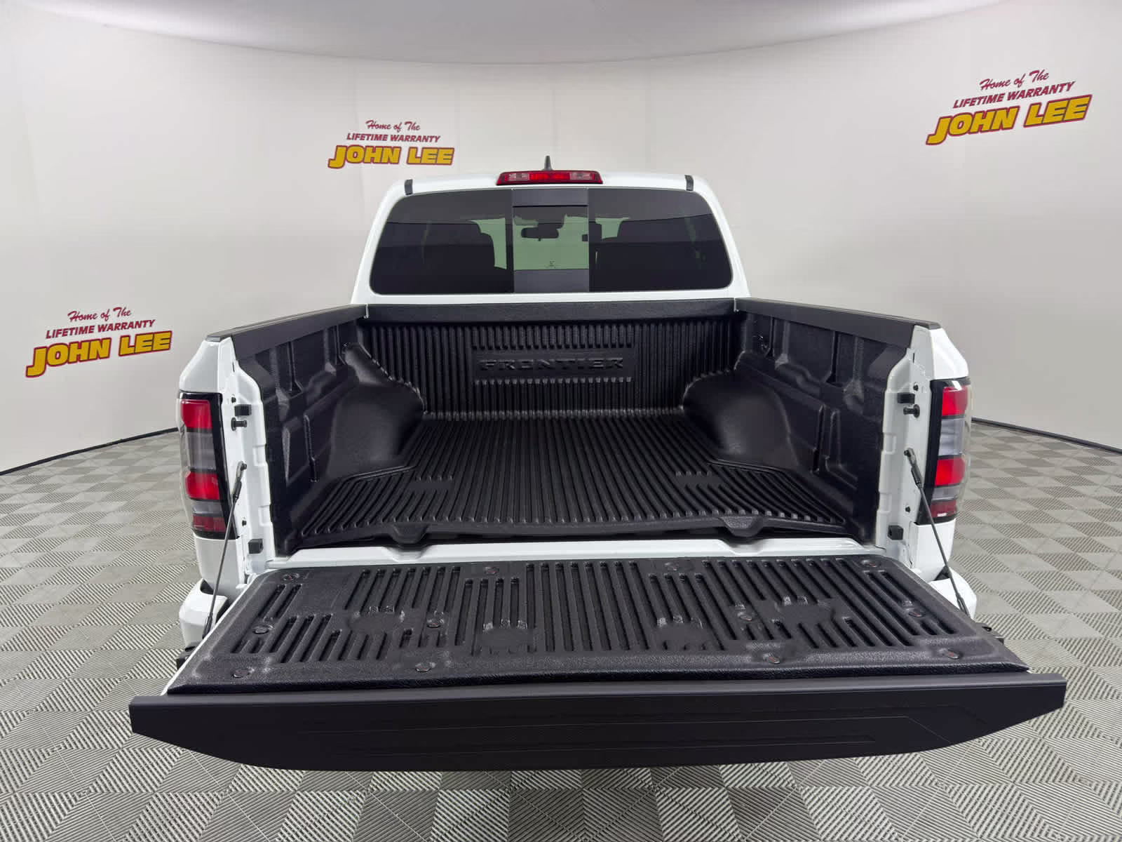 2026 Glacier White Nissan Frontier PRO-X RWD Truck
