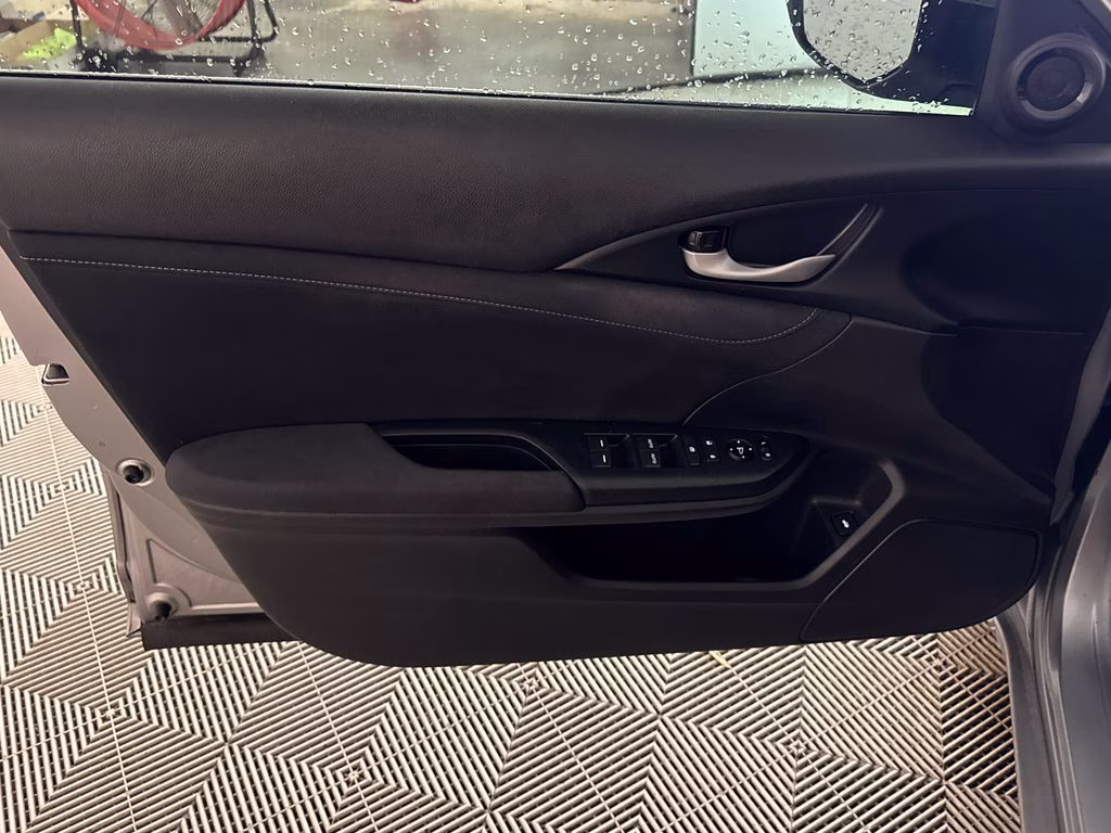 2019 Silver Honda Insight LX FWD Sedan