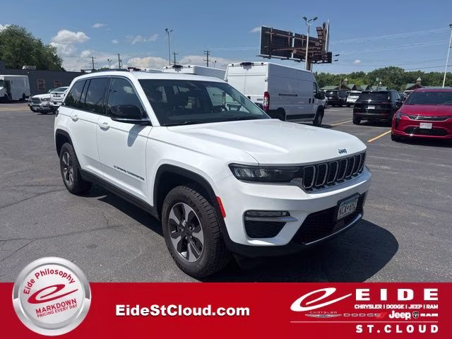 2022 Jeep Grand Cherokee 4xe 4x4's photo