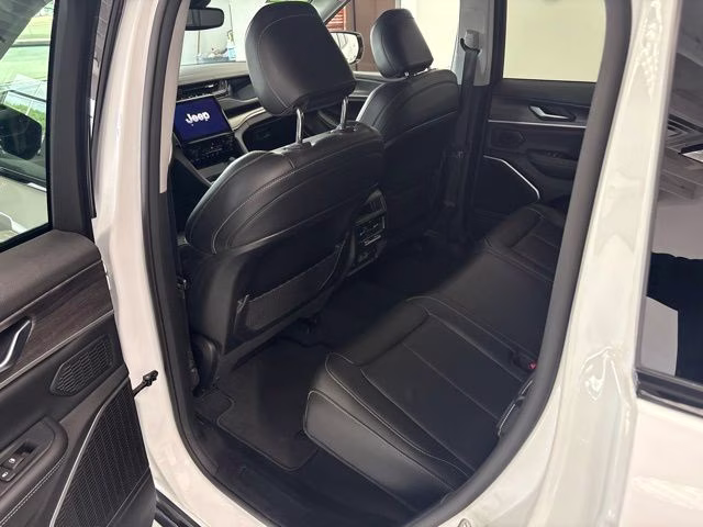 2022 Bright White Clearcoat Jeep Grand Cherokee 4xe 4X4 SUV