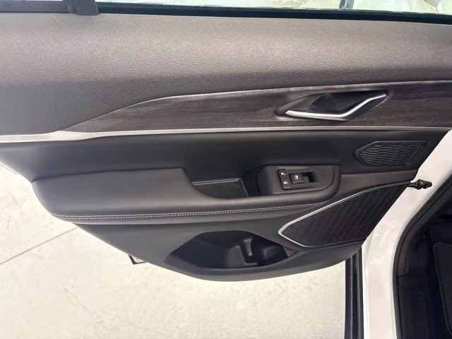 2022 Bright White Clearcoat Jeep Grand Cherokee 4xe 4X4 SUV