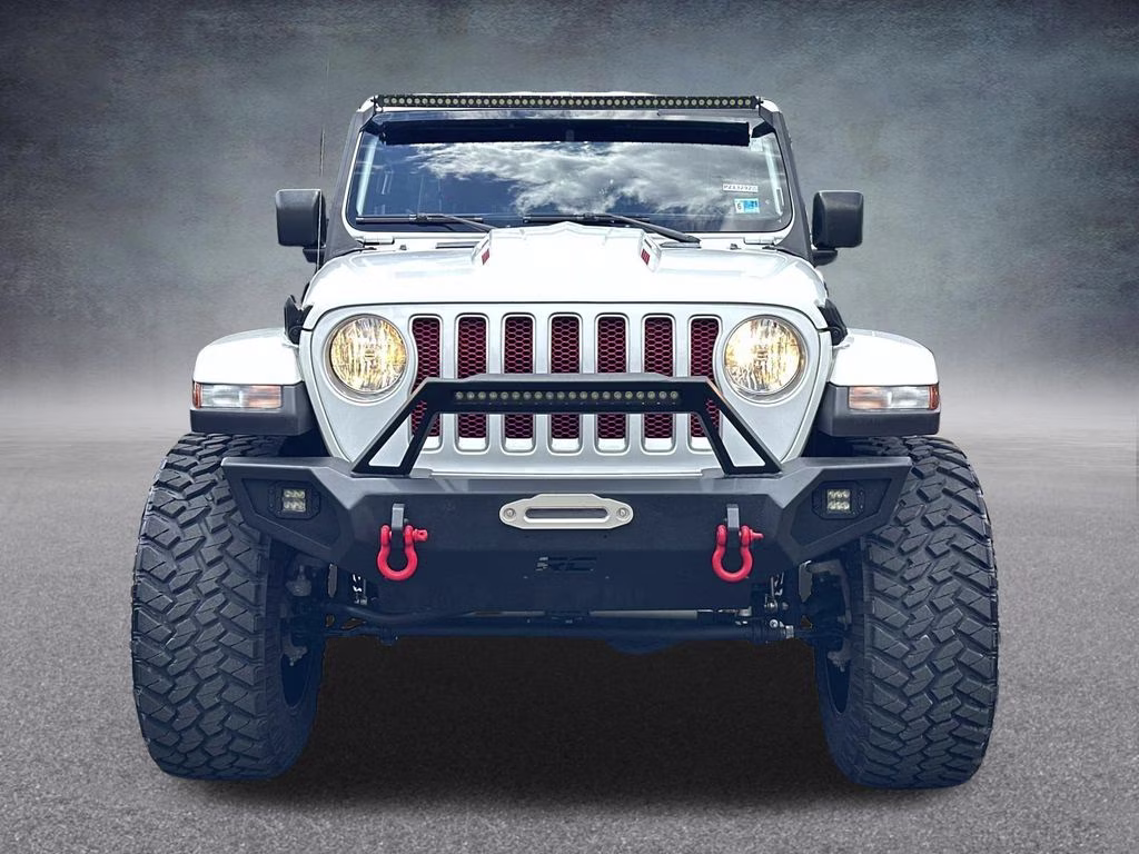 2022 Bright White Clearcoat Jeep Wrangler Unlimited Sahara 4X4 SUV