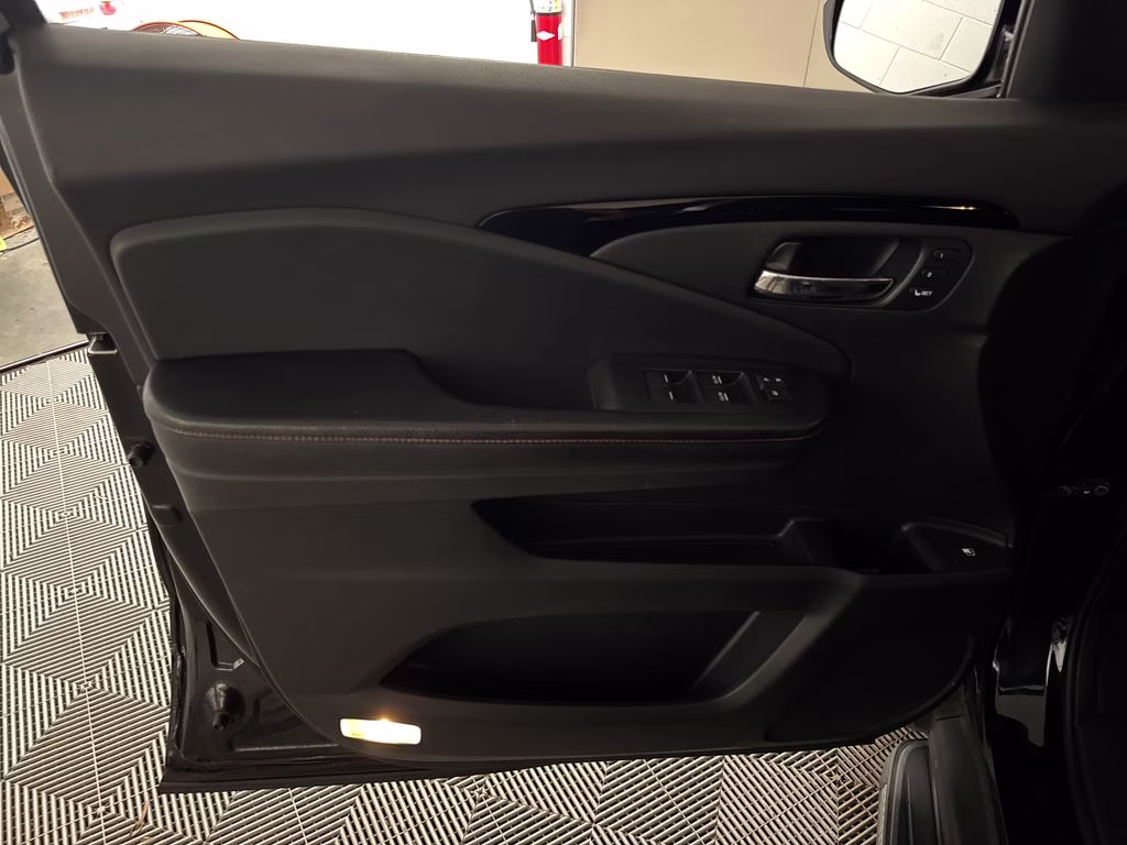 2017 Crystal Black Pearl Honda Ridgeline Black Edition AWD Truck