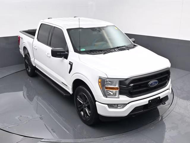 2022 White Ford F-150 XLT 4X4 Truck