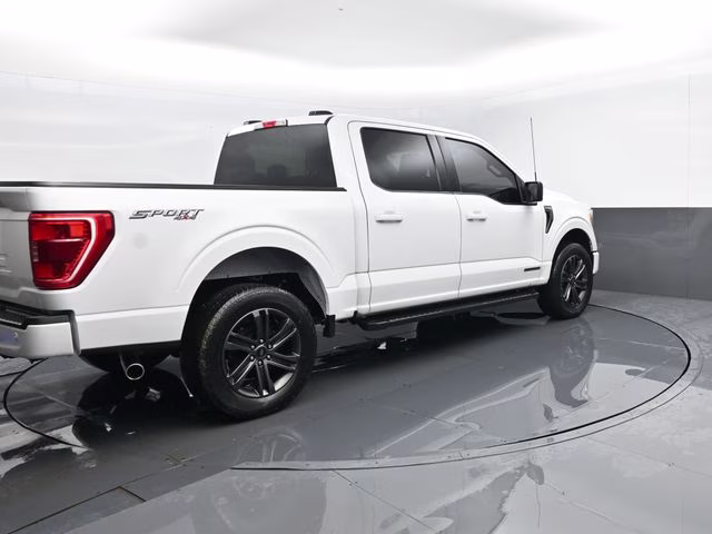 2022 White Ford F-150 XLT 4X4 Truck