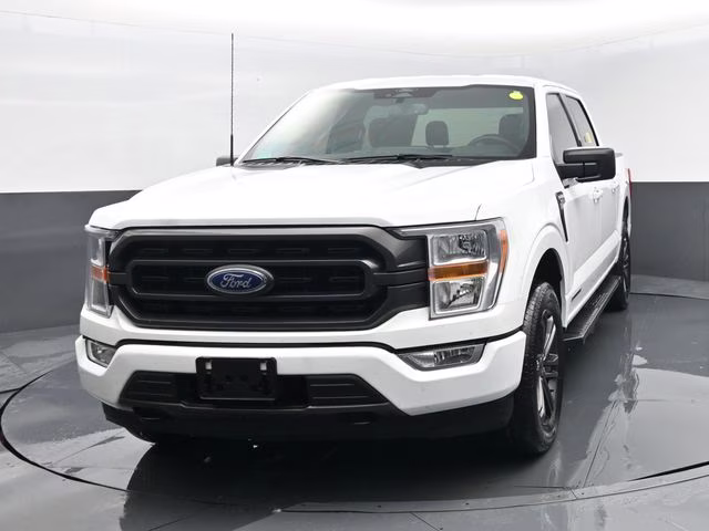 2022 White Ford F-150 XLT 4X4 Truck