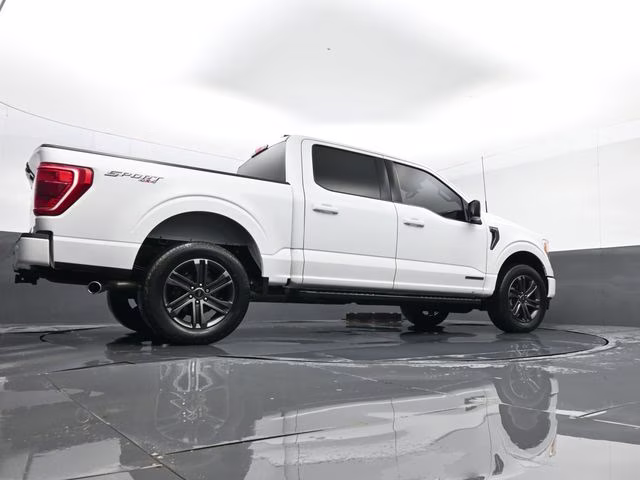2022 White Ford F-150 XLT 4X4 Truck
