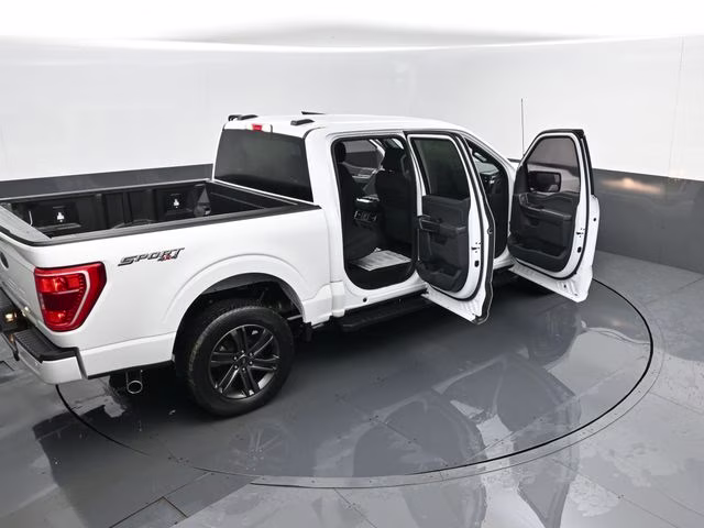 2022 White Ford F-150 XLT 4X4 Truck