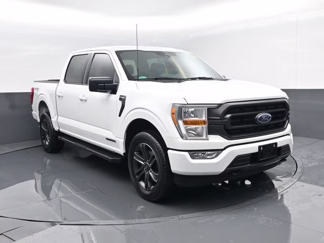 2022 White Ford F-150 XLT 4X4 Truck