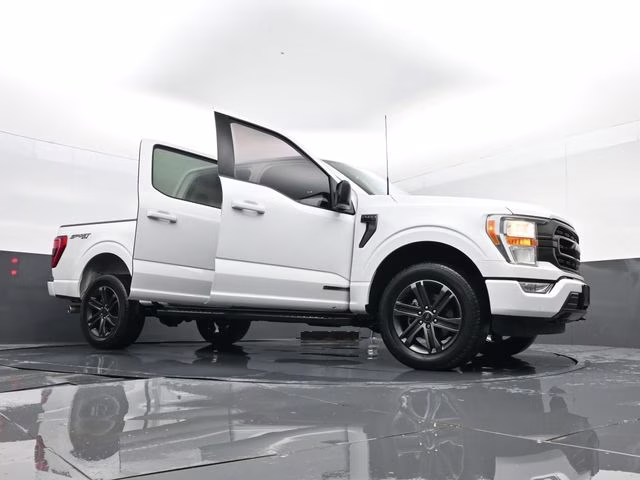 2022 White Ford F-150 XLT 4X4 Truck