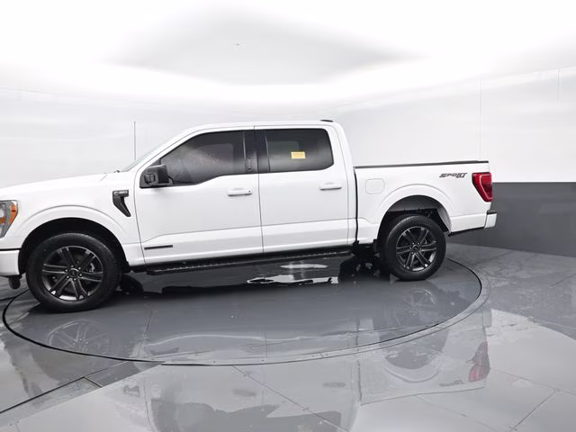 2022 White Ford F-150 XLT 4X4 Truck