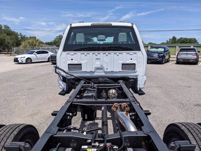 2026 Oxford White Ford Super Duty F-450 DRW XL 4X4 Chassis